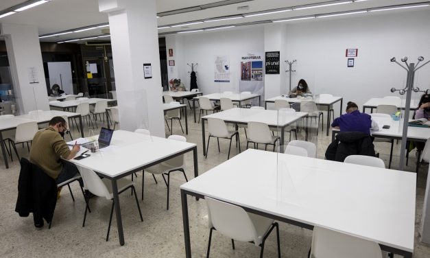 Manoteras estrena aula de estudio