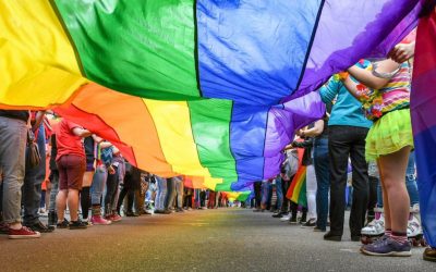 Mesa informativa por el Día Internacional del Orgullo LGTBI