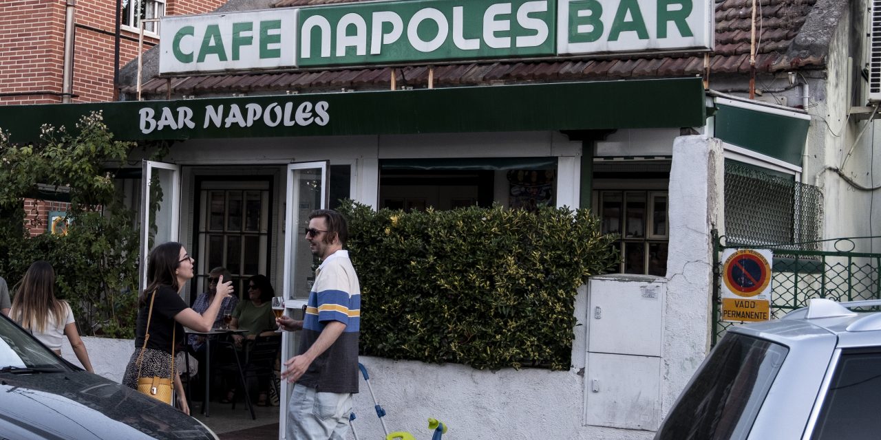 El bar Nápoles de Canillas echa el cierre para siempre