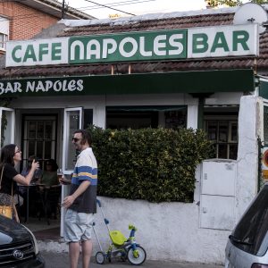 El bar Nápoles de Canillas echa el cierre para siempre
