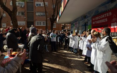 Sábado, domingo… y sigue el encierro de médicos en Manoteras