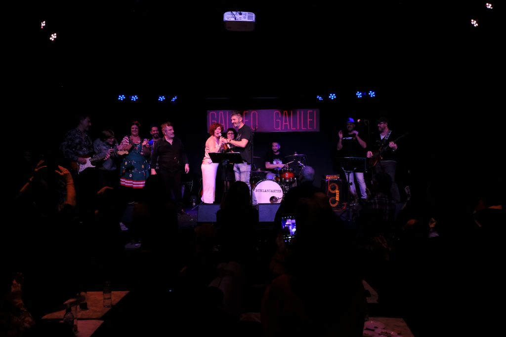 Fiesta en la Galileo Galilei