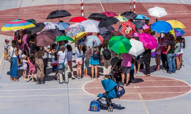 Los colegios son parrillas al sol