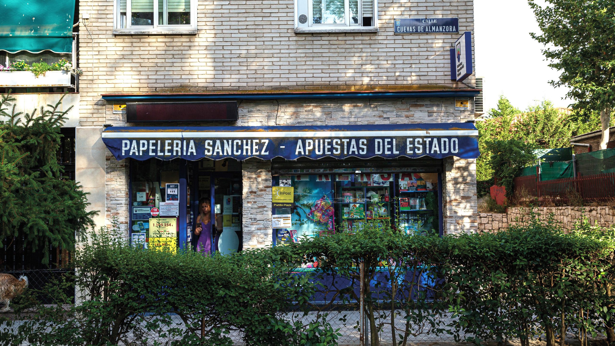 Papelería Librería Sánchez, cinco décadas culturizando el barrio 1 Papelería Librería Sánchez
