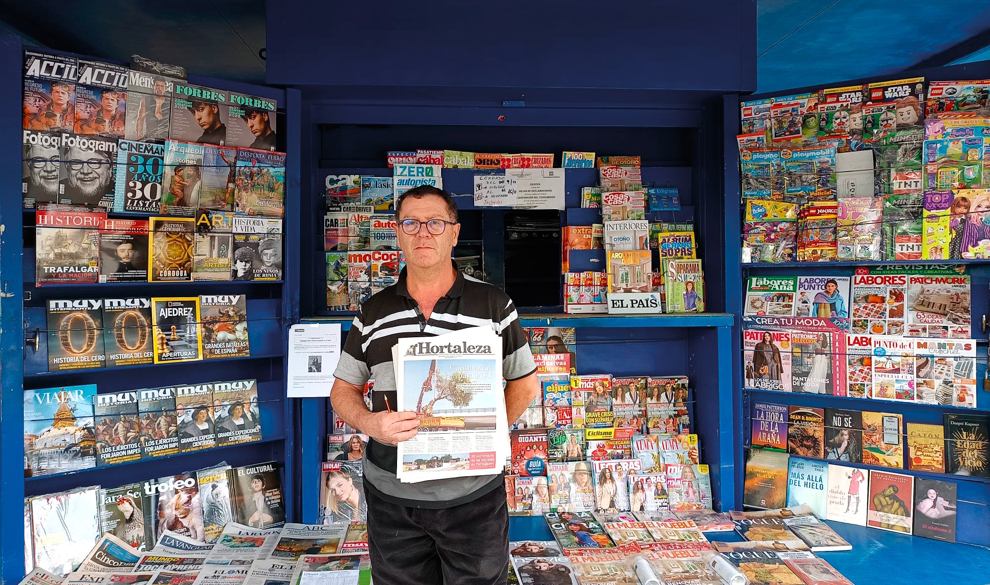 Apenas una docena de quioscos de prensa resisten en todo el distrito de Hortaleza 1 Quioscos de prensa Hortaleza