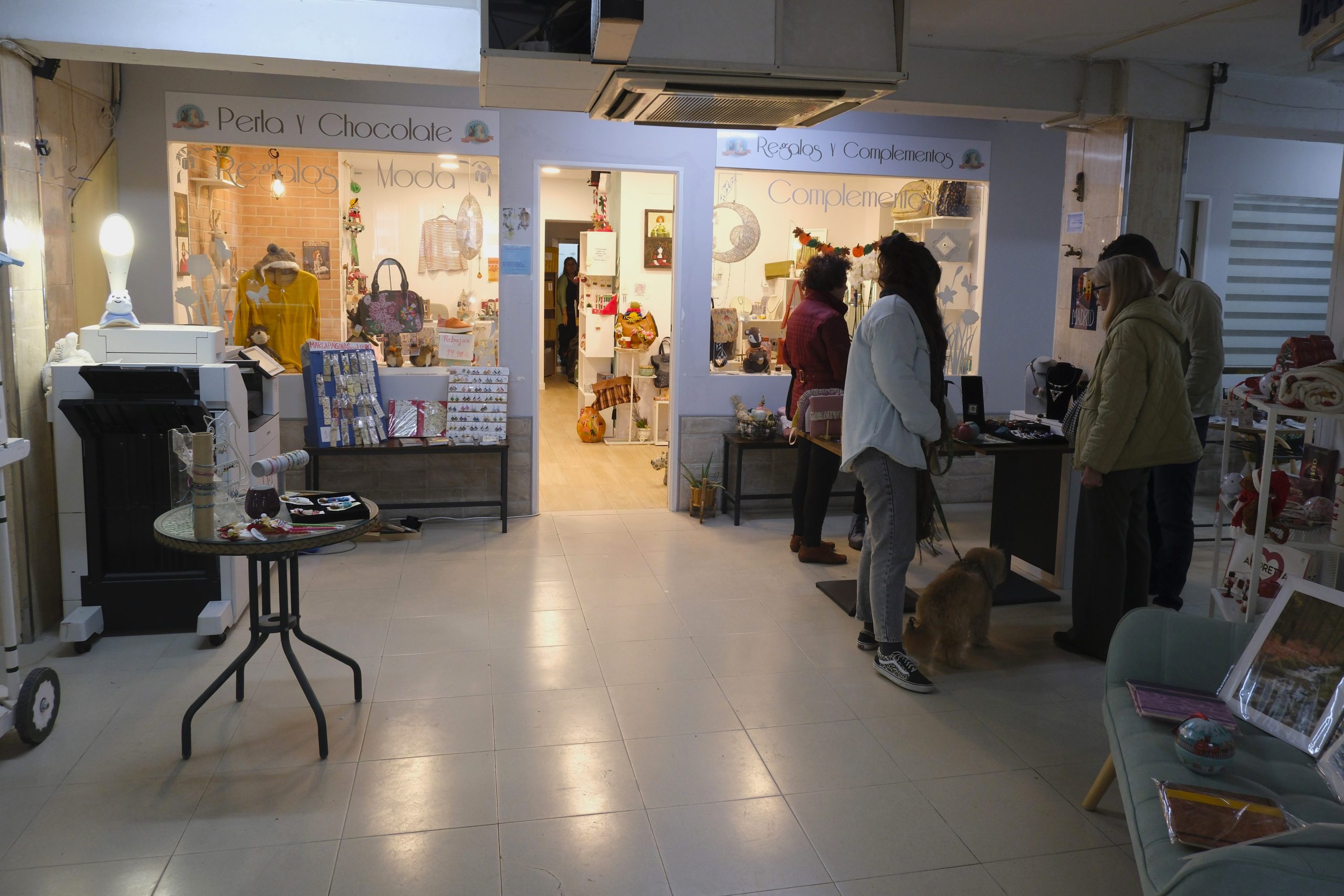 Un rastrillo solidario en el Mercado Tradicional de Nápoles 6 rastrillo solidario Mercado Tradicional de Nápoles