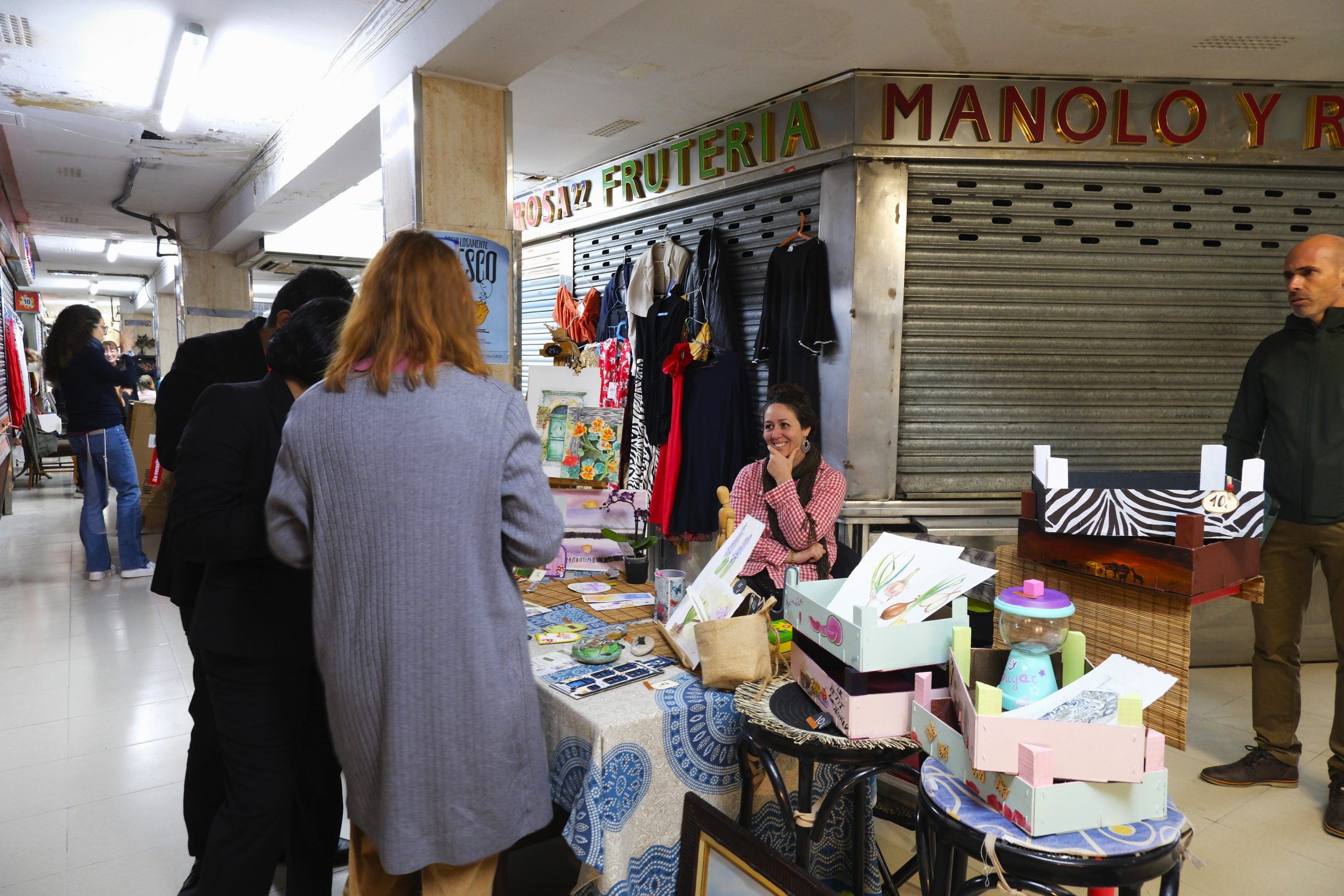Un rastrillo solidario en el Mercado Tradicional de Nápoles 8 rastrillo solidario Mercado Tradicional de Nápoles