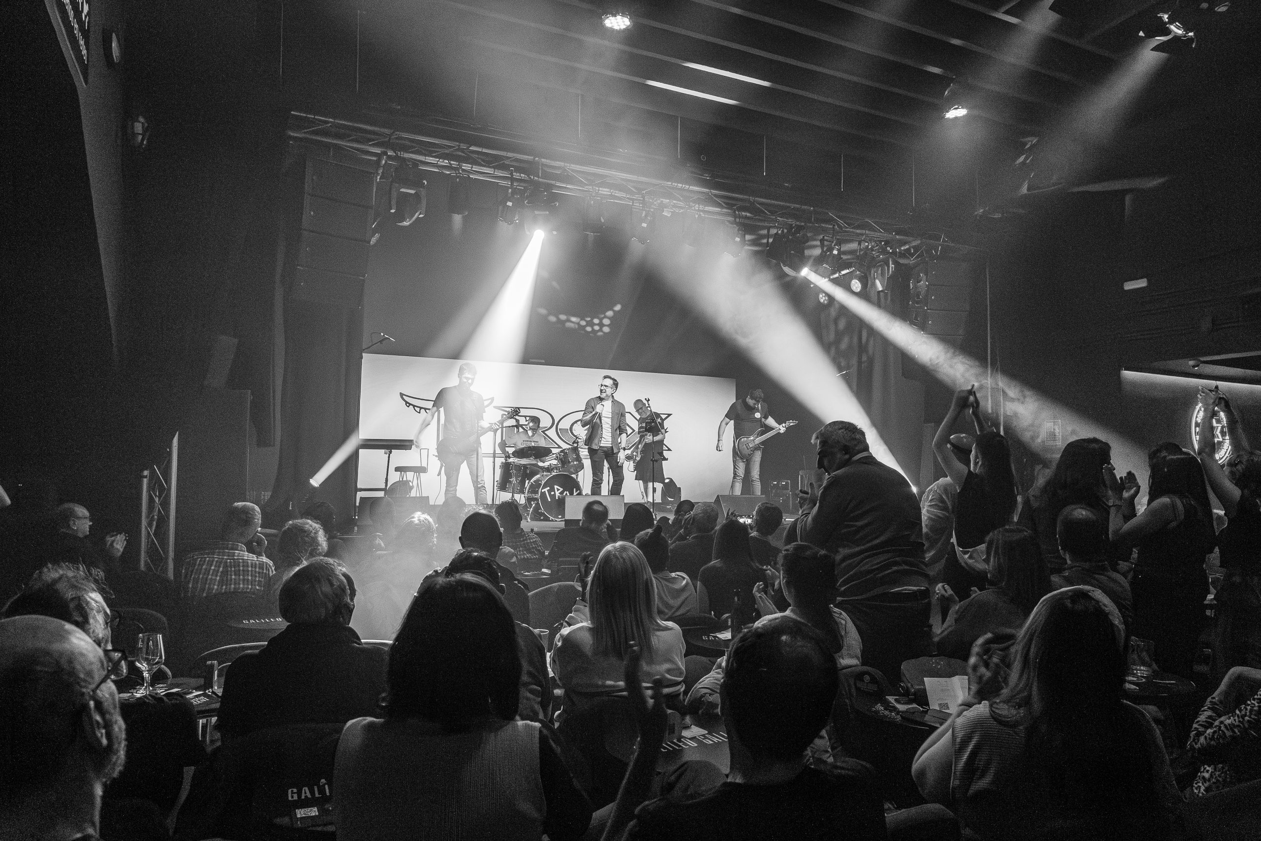 La gran fiesta que calienta la Cabalgata de Hortaleza 43 IMG 4161 scaled