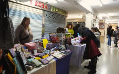 Mercadillo de productos artesanales en el Mercado de Nápoles