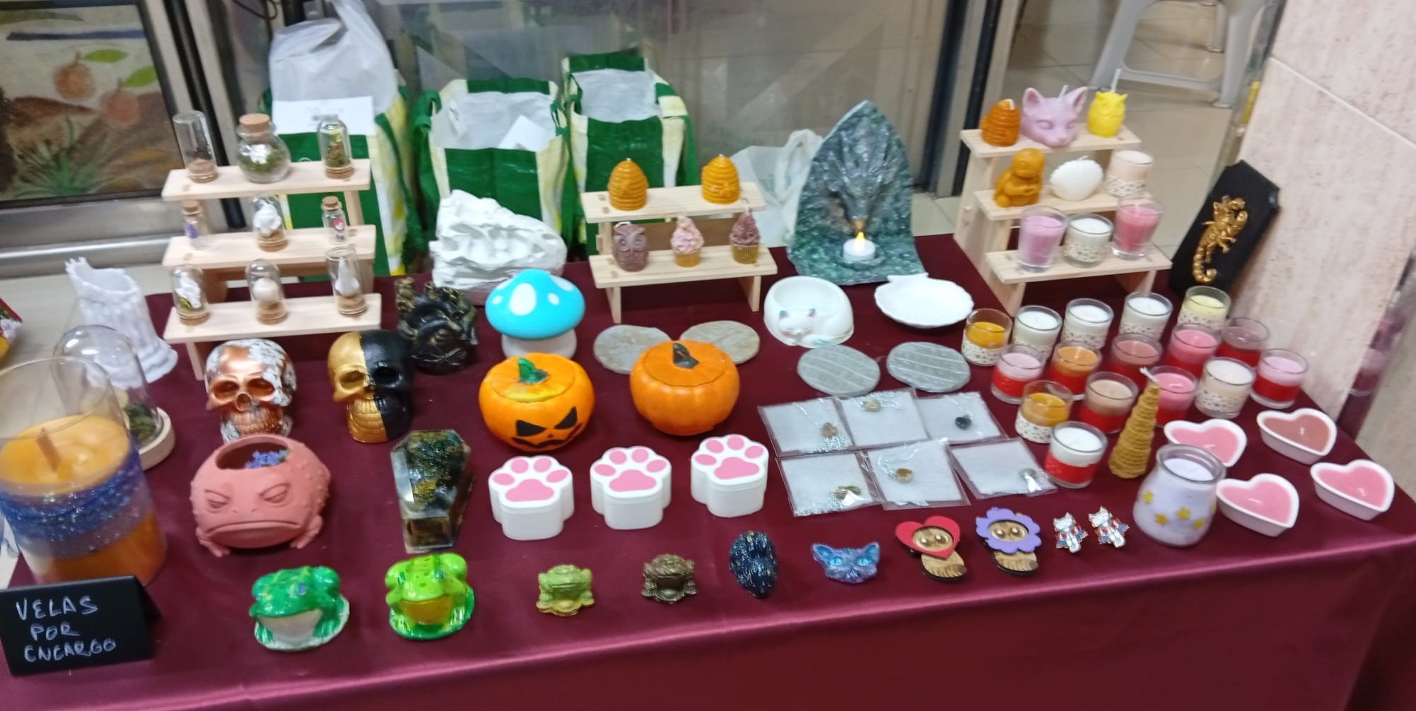 Mercadillo de productos artesanales en el Mercado de Nápoles