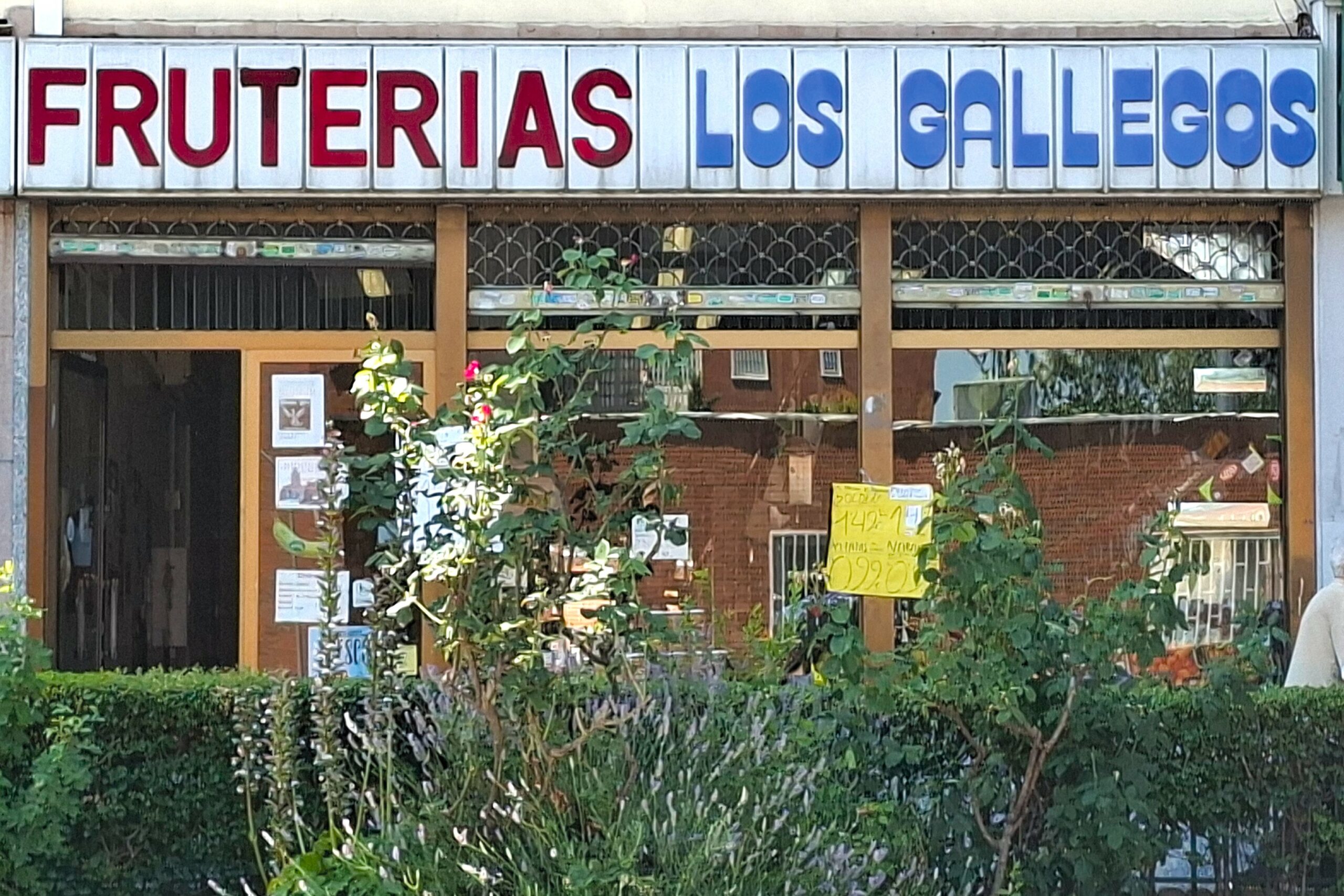 Frutas Los Gallegos, 40 años llenando de sabor el barrio 1 Los Gallegos