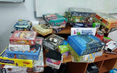 Sesión matutina de juegos de mesa y rol en Manoteras