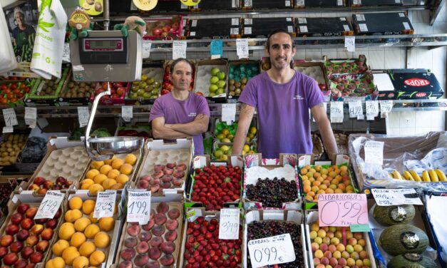 Frutas Los Gallegos, 40 años llenando de sabor el barrio