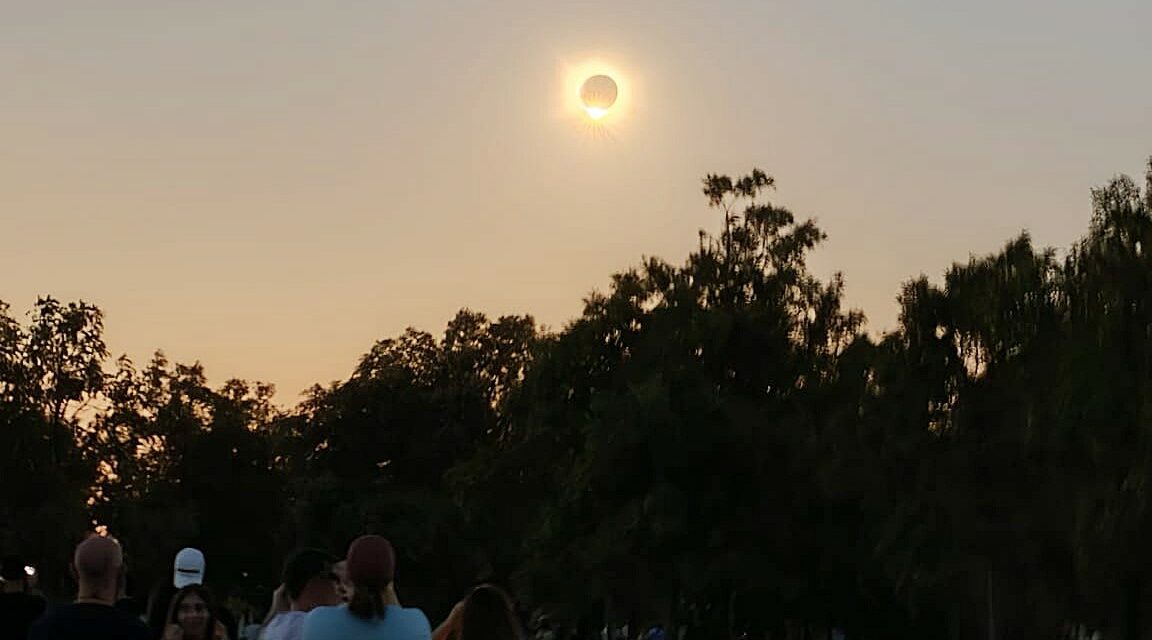 Crónica de un eclipse en Valdebebas